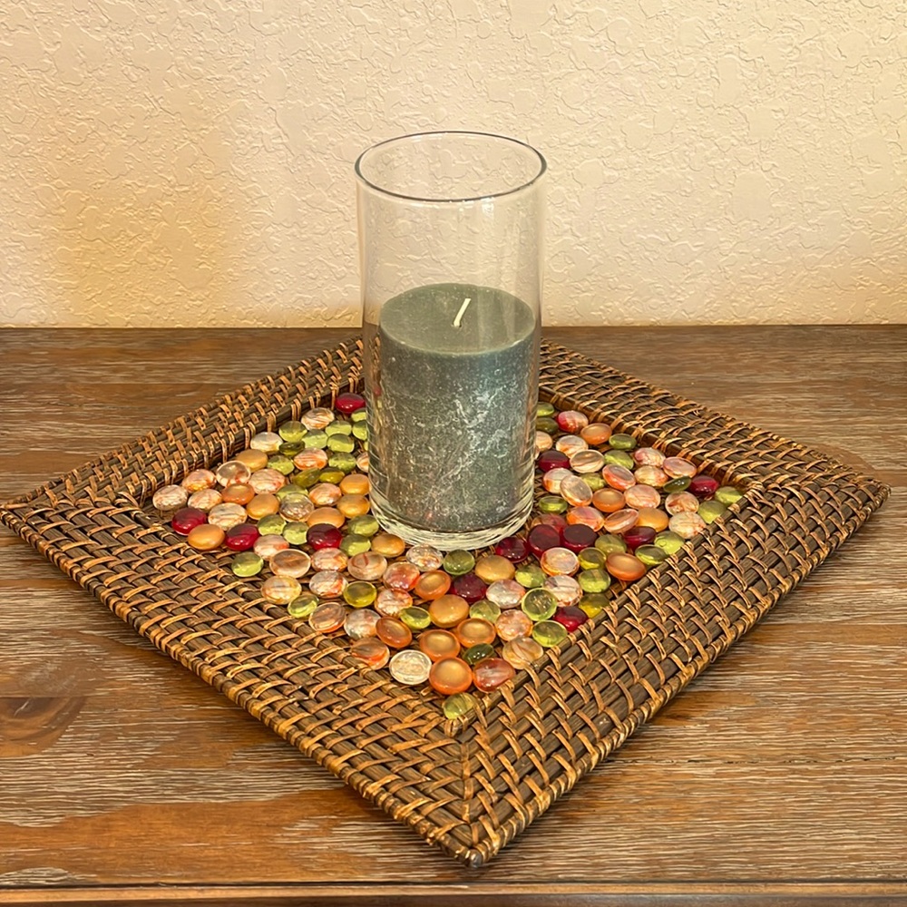 💚 Hurricane Candle on Woven Platter